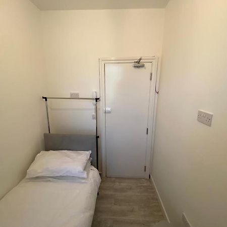 Small Single Room Walking Distance To Hove Station Brighton Exterior foto